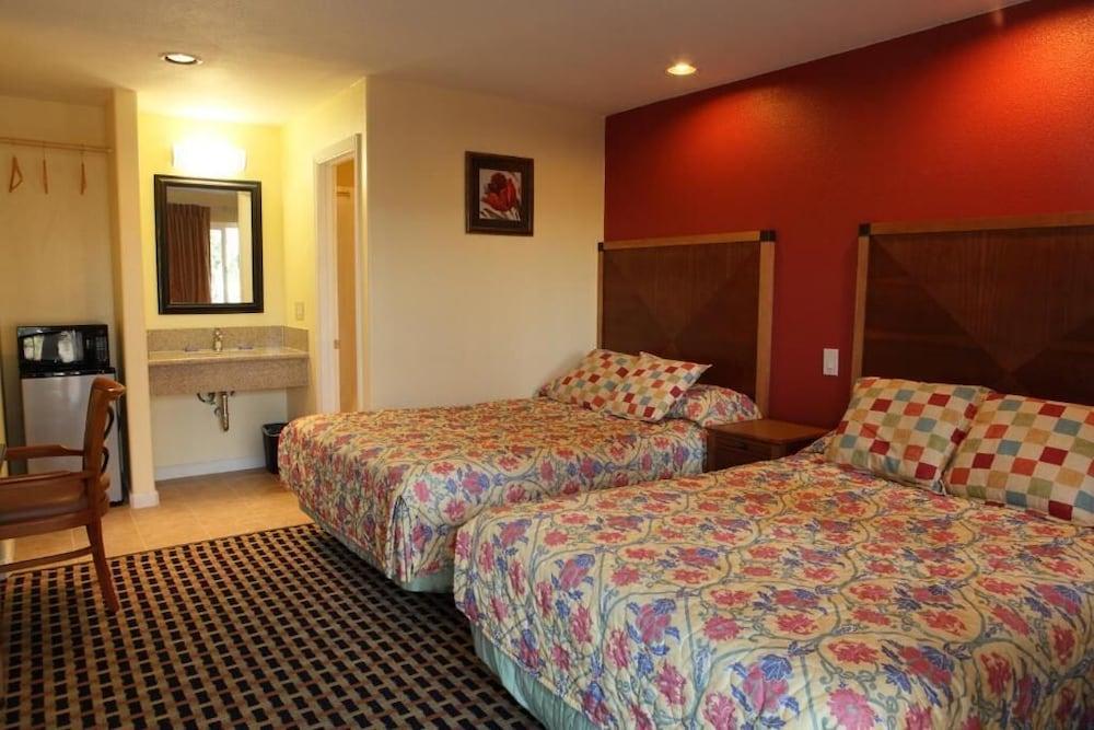 Bay Breeze Inn Оакланд Экстерьер фото